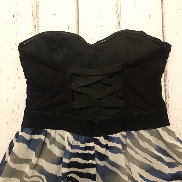 CR | Strapless Homecoming Dress - Picture 4 of 6